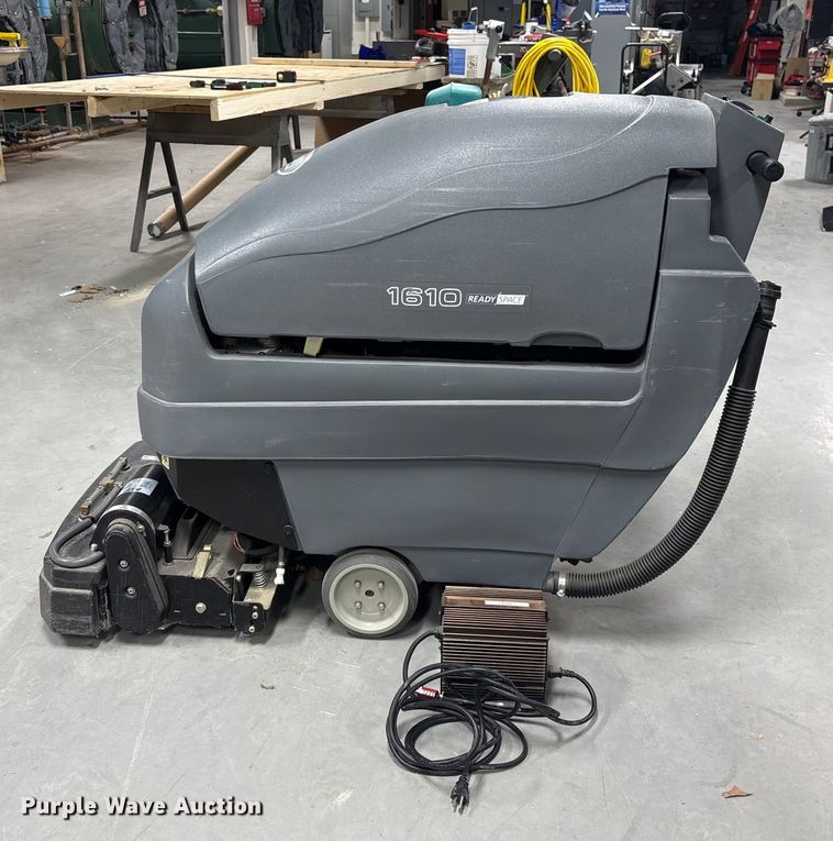 image for item EI5704 Floor cleaning equipment