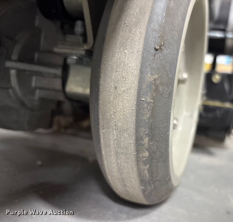 image for item EI5704 Floor cleaning equipment