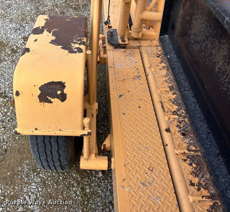 image for item EJ7794 For-Most 30T squeeze chute