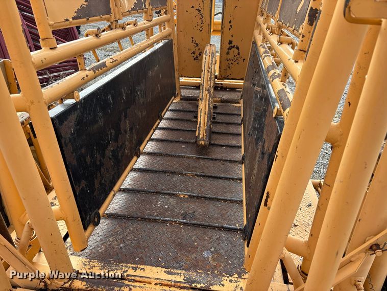 image for item EJ7794 For-Most 30T squeeze chute