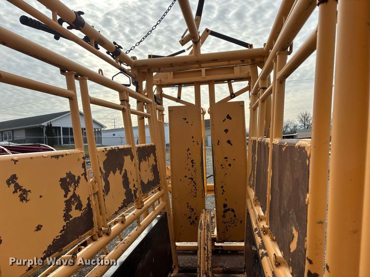 image for item EJ7794 For-Most 30T squeeze chute