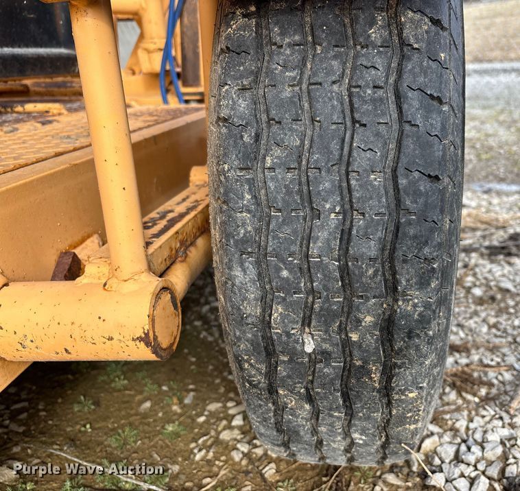 image for item EJ7794 For-Most 30T squeeze chute