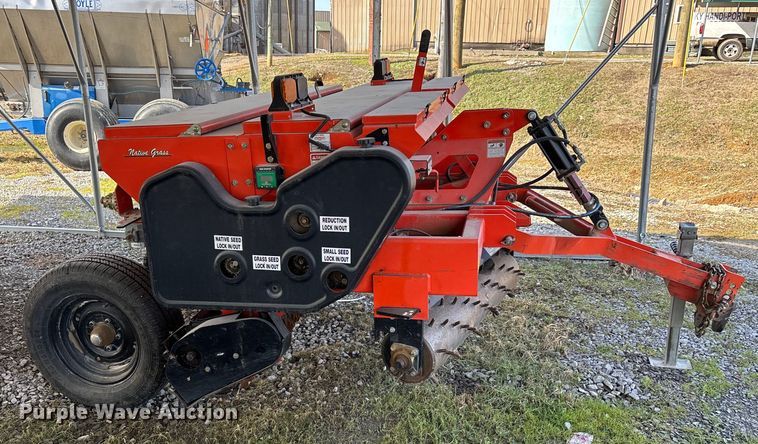 image for item EJ7797 Land Pride NTS2507 grain drill