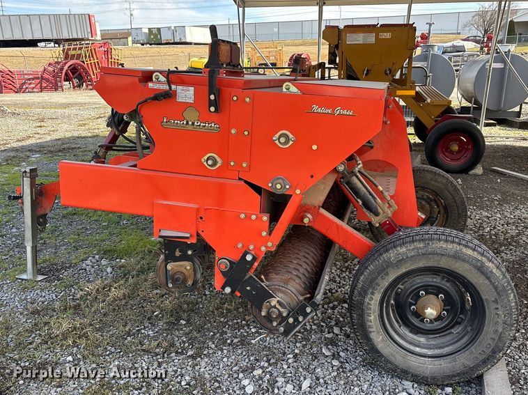 image for item EJ7797 Land Pride NTS2507 grain drill