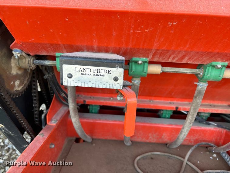 image for item EJ7797 Land Pride NTS2507 grain drill