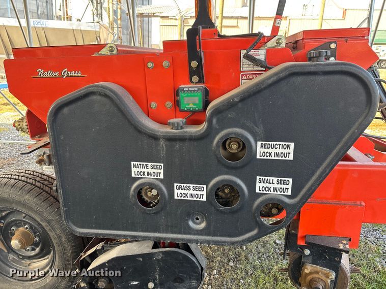 image for item EJ7797 Land Pride NTS2507 grain drill