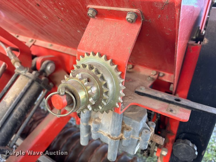 image for item EJ7797 Land Pride NTS2507 grain drill