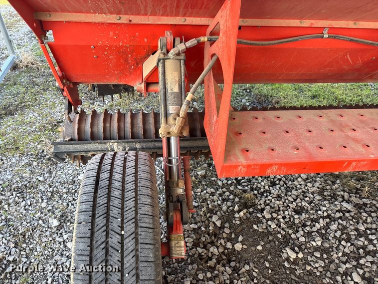 image for item EJ7797 Land Pride NTS2507 grain drill