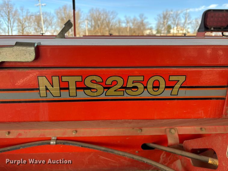 image for item EJ7797 Land Pride NTS2507 grain drill