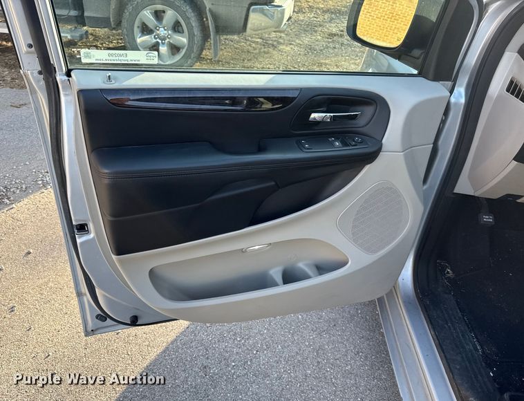 image for item EN0299 2012 Dodge Grand Caravan van