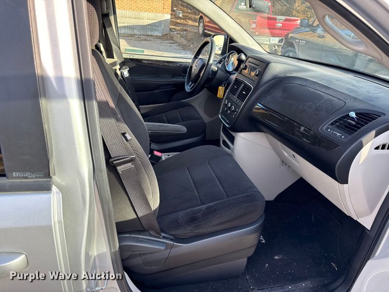 image for item EN0299 2012 Dodge Grand Caravan van