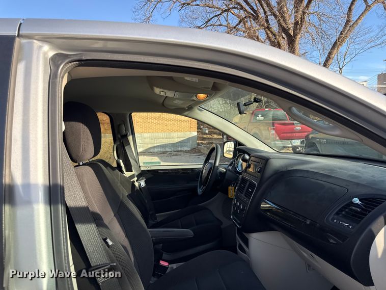 image for item EN0299 2012 Dodge Grand Caravan van