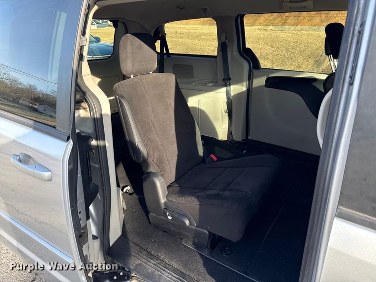 image for item EN0299 2012 Dodge Grand Caravan van