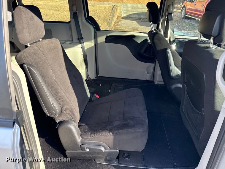 image for item EN0299 2012 Dodge Grand Caravan van