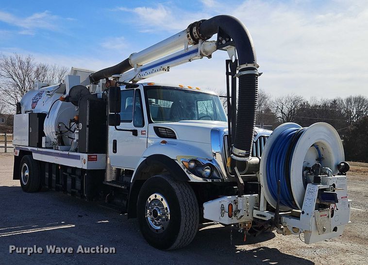image for item EO4994 2012 International 7400 sewer jetter truck