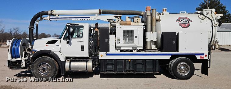 image for item EO4994 2012 International 7400 sewer jetter truck