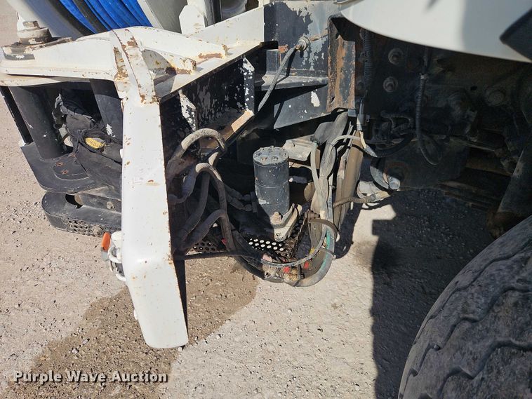 image for item EO4994 2012 International 7400 sewer jetter truck