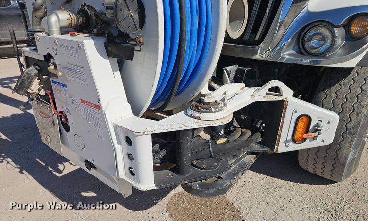 image for item EO4994 2012 International 7400 sewer jetter truck