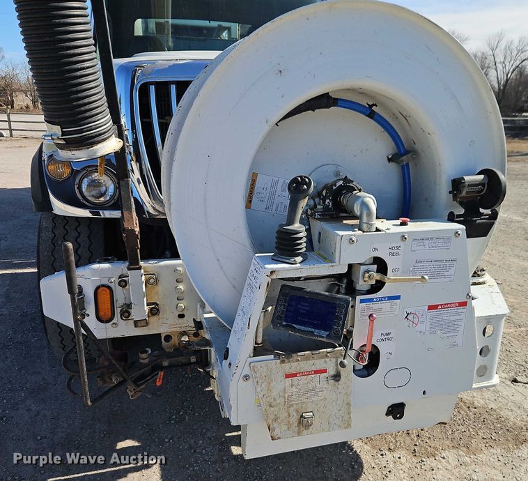 image for item EO4994 2012 International 7400 sewer jetter truck