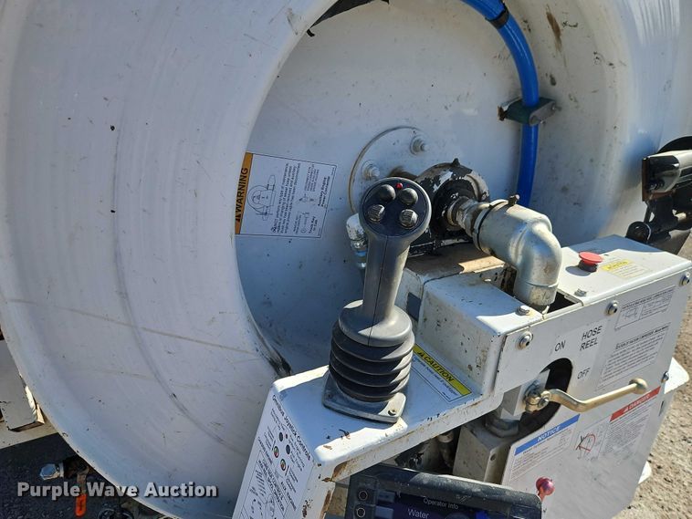 image for item EO4994 2012 International 7400 sewer jetter truck