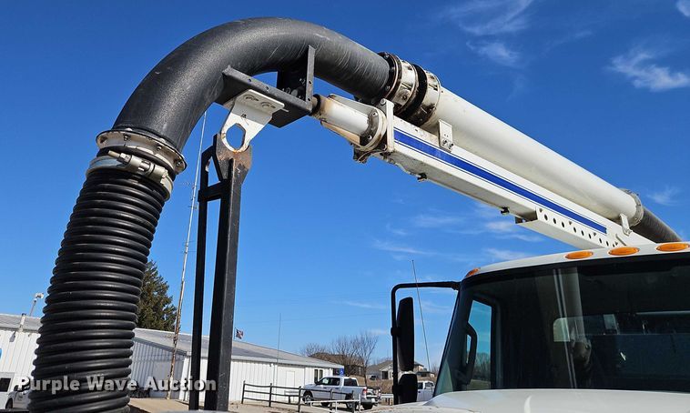 image for item EO4994 2012 International 7400 sewer jetter truck