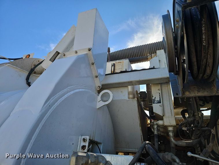 image for item EO4994 2012 International 7400 sewer jetter truck