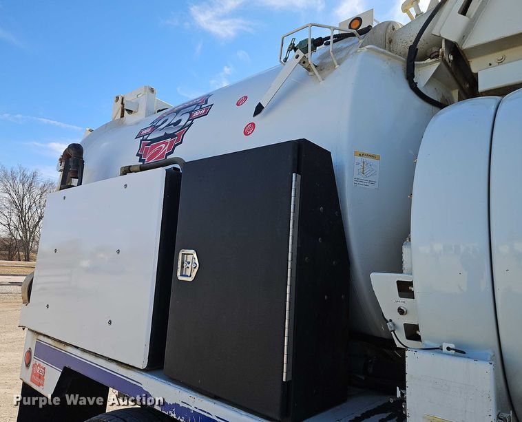 image for item EO4994 2012 International 7400 sewer jetter truck