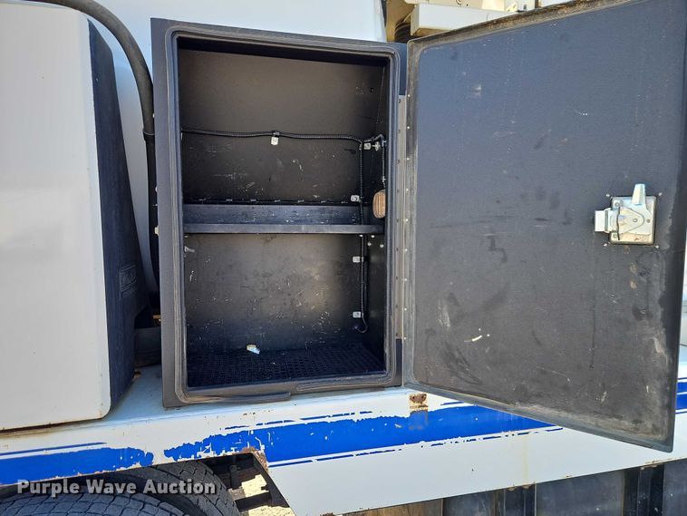 image for item EO4994 2012 International 7400 sewer jetter truck