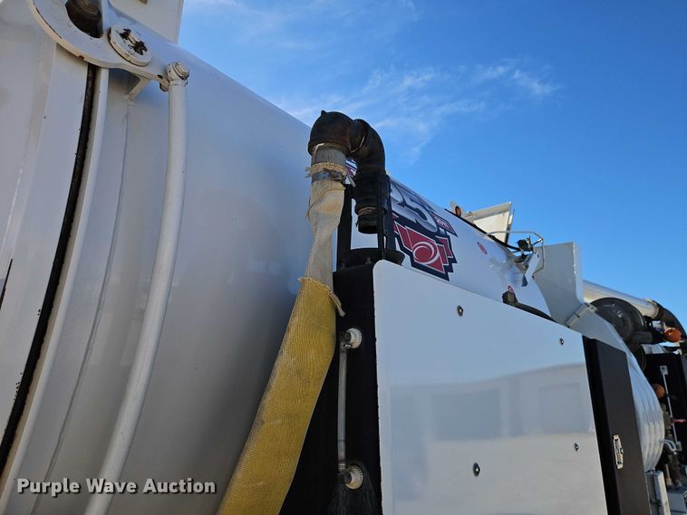 image for item EO4994 2012 International 7400 sewer jetter truck