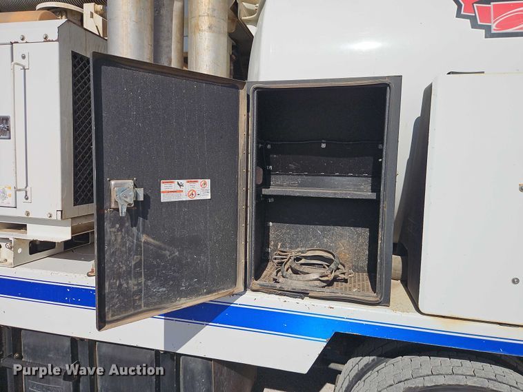 image for item EO4994 2012 International 7400 sewer jetter truck