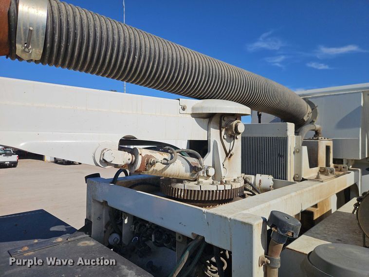 image for item EO4994 2012 International 7400 sewer jetter truck