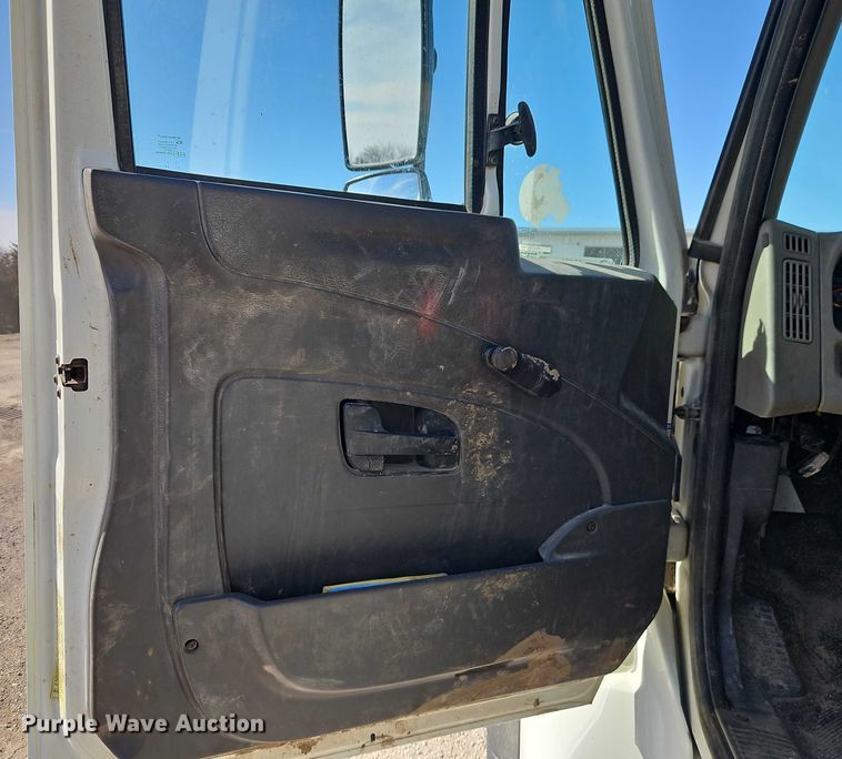 image for item EO4994 2012 International 7400 sewer jetter truck