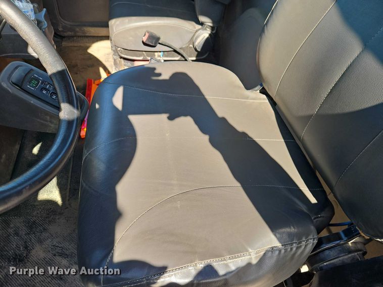 image for item EO4994 2012 International 7400 sewer jetter truck