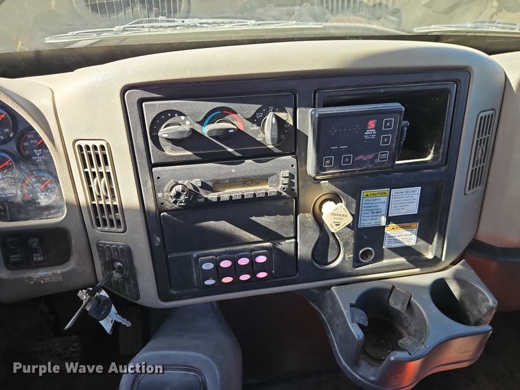 image for item EO4994 2012 International 7400 sewer jetter truck