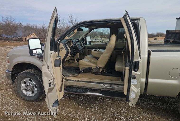 image for item EO5000 2010 Ford F250 Super Duty Ext. Cab pickup truck