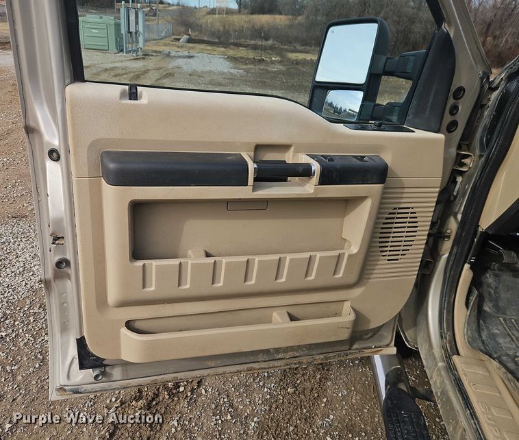 image for item EO5000 2010 Ford F250 Super Duty Ext. Cab pickup truck