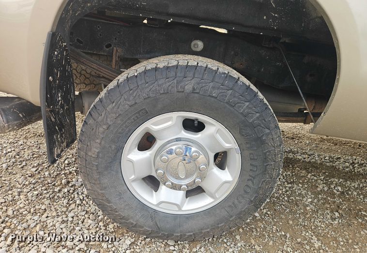 image for item EO5000 2010 Ford F250 Super Duty Ext. Cab pickup truck