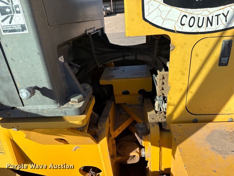 image for item EP2984 2005 Volvo G720B motor grader