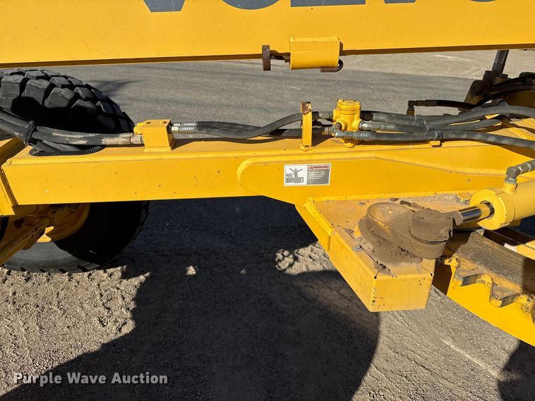 image for item EP2984 2005 Volvo G720B motor grader