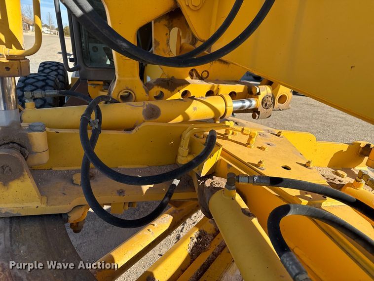 image for item EP2984 2005 Volvo G720B motor grader