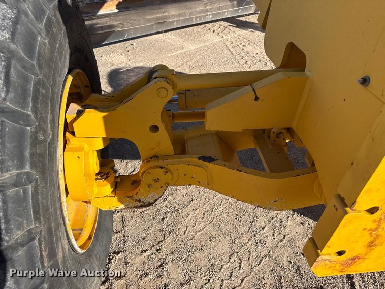 image for item EP2984 2005 Volvo G720B motor grader