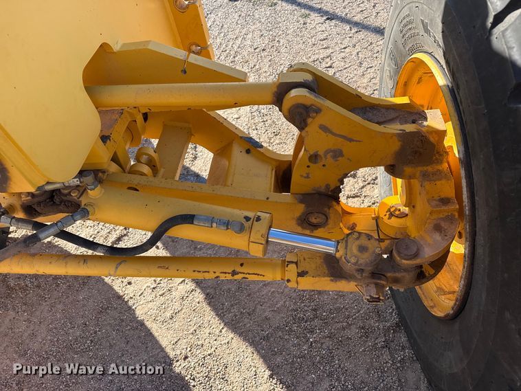 image for item EP2984 2005 Volvo G720B motor grader