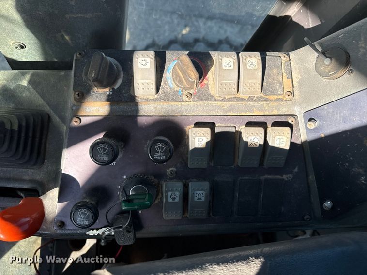 image for item EP2984 2005 Volvo G720B motor grader