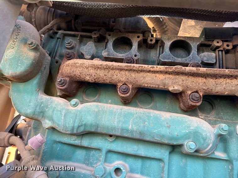 image for item EP2984 2005 Volvo G720B motor grader