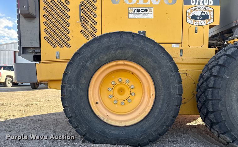 image for item EP2984 2005 Volvo G720B motor grader