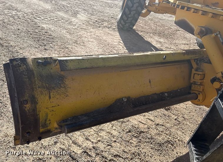 image for item EP2985 2005 Volvo G720B motor grader