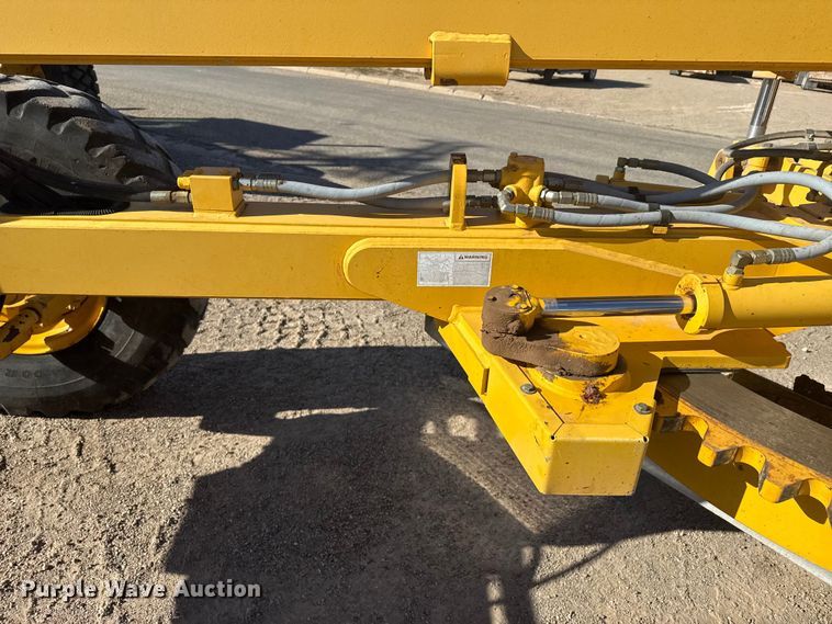 image for item EP2985 2005 Volvo G720B motor grader