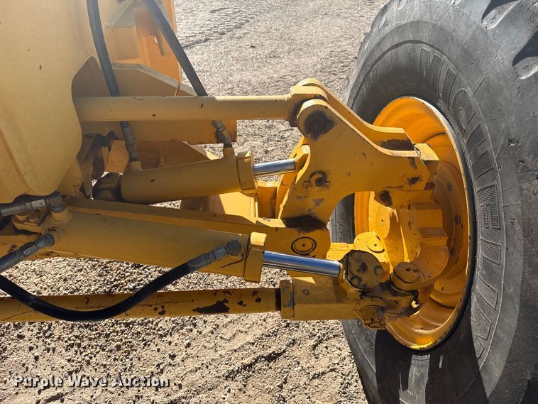 image for item EP2985 2005 Volvo G720B motor grader