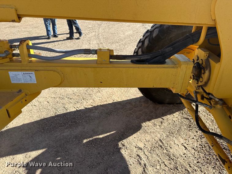 image for item EP2985 2005 Volvo G720B motor grader