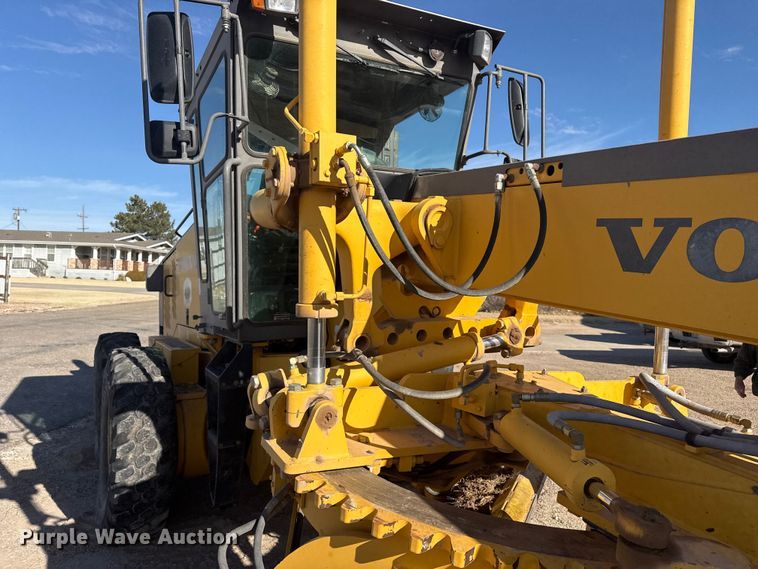 image for item EP2985 2005 Volvo G720B motor grader